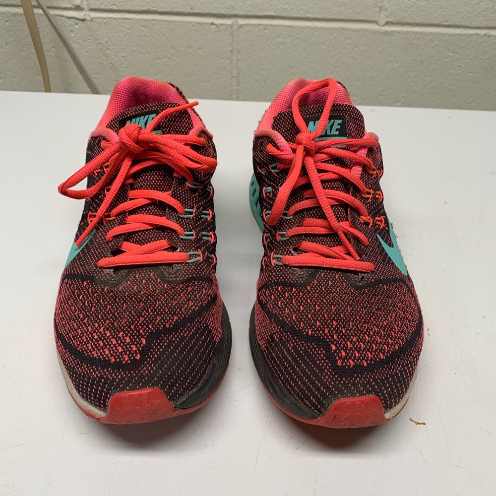 Nike Tennis Shoes